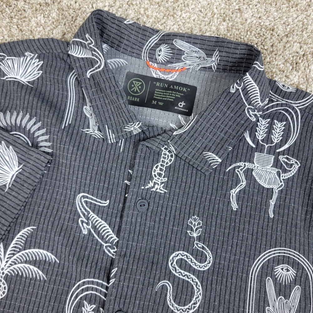 Roark Run Amok Mens Medium Black AOP Floral Performance Button Up SS